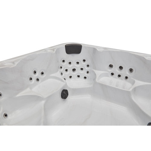 Luxury Spas Denali 7-Person Hot Tub