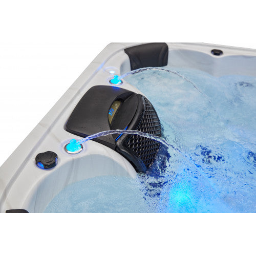 Luxury Spas Victoria 6 Person Hot Tub