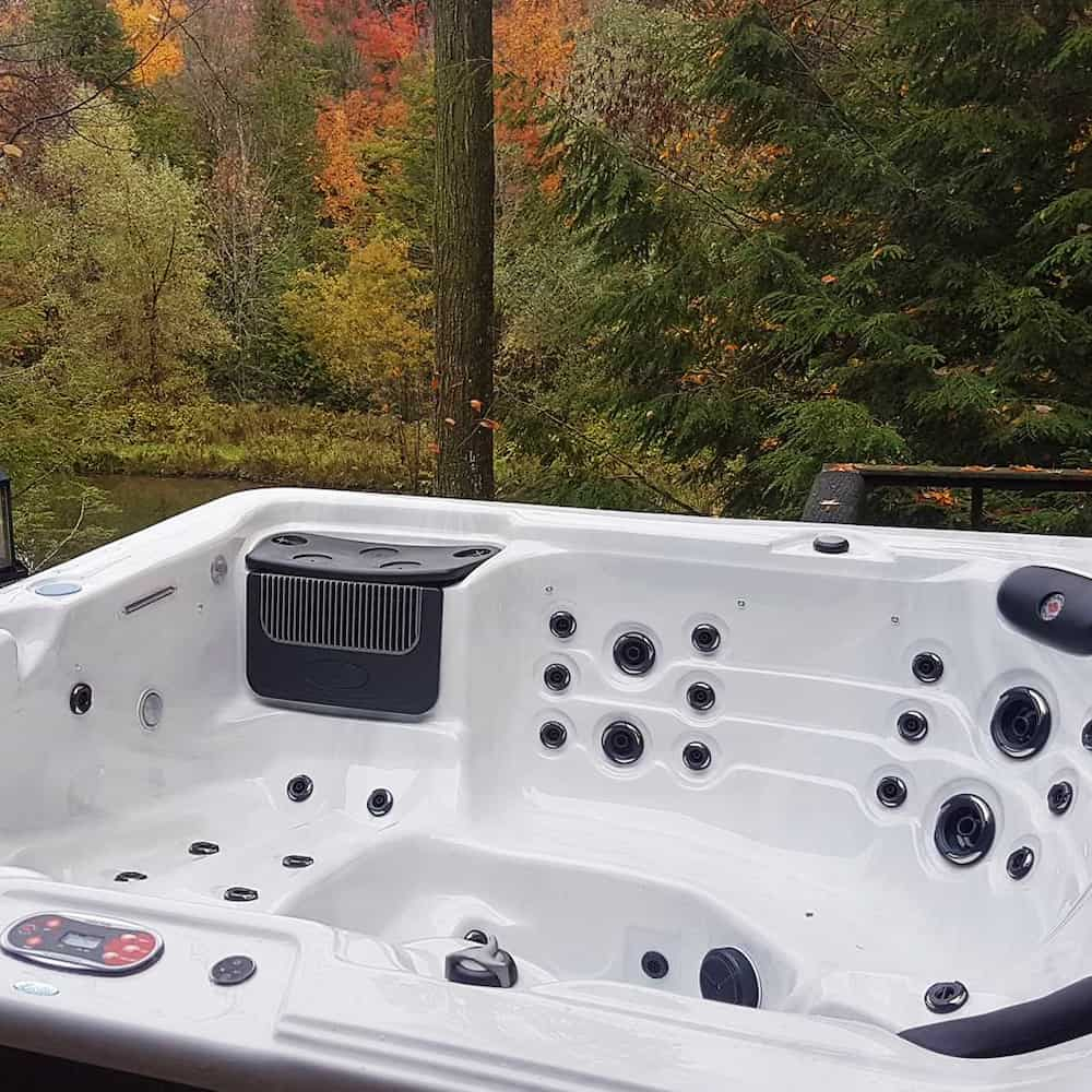 Canadian Spa Toronto SE 6 Person 44 Jet Hot Tub (KH-10143)