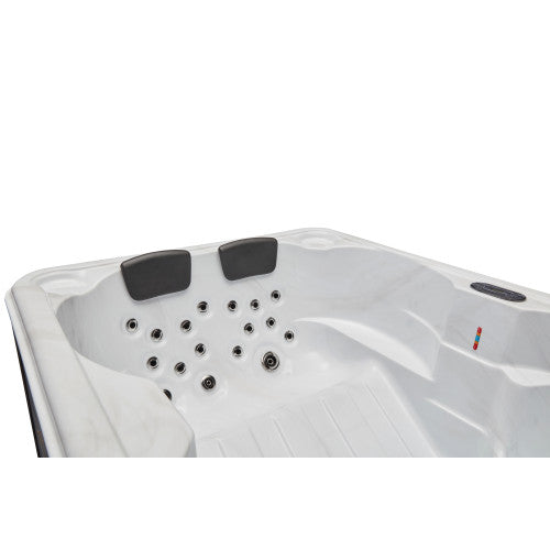 Luxury Spas Regal 4 Person Hot Tub