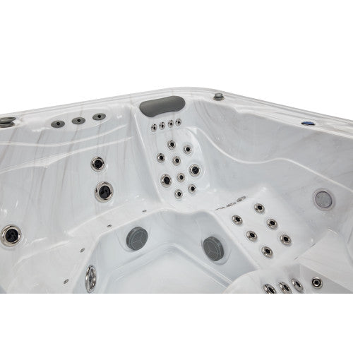 Luxury Spas Infinity 5-Person Hot Tub