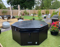Canadian Spa Muskoka 5-Person Plug & Play Hot Tub - 14 Jets